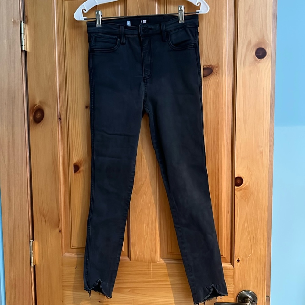 Kut size 6. Very stretchy and flattering. Donna fab ab ankle in great condition
